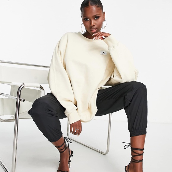 Nike Jordan Flight crew neck sweatshirt in beige - Picture 4 of 4